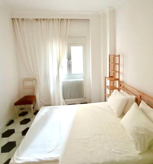 Stylish City Flat Near Promenade Солун Екстериор снимка